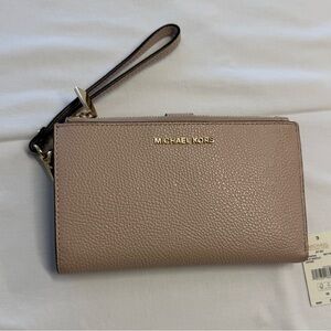 Michael Kors Leather Wristlet in Dusty Pink